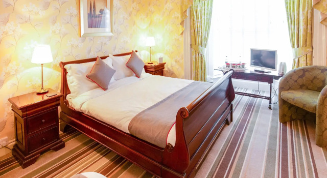 Четырёхместный номер Standard OYO Lamphey Hall