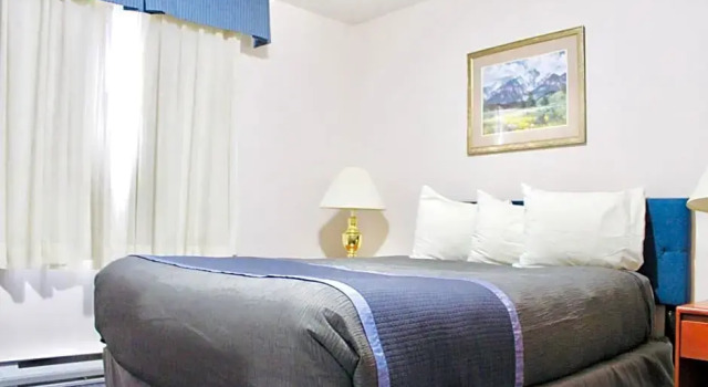 Двухместный люкс Canadas Best Value Princeton Inn & Suites