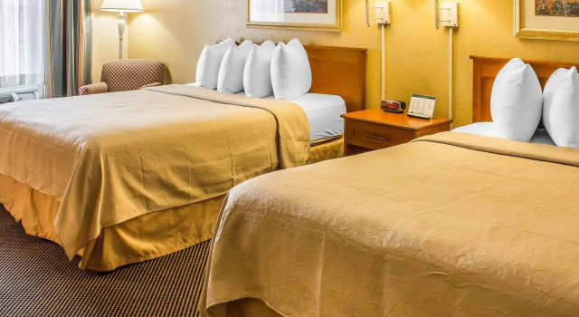 Номер Standard Quality Inn Newton at I-80