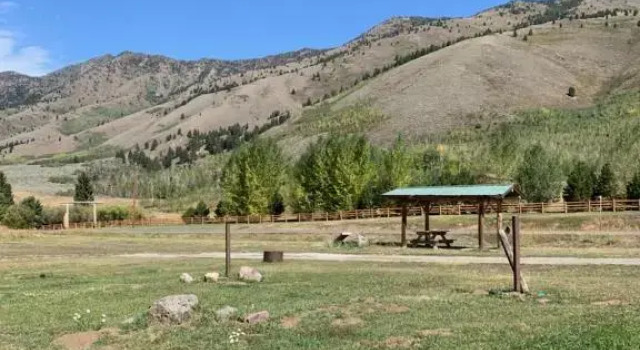 Номер Standard Дуплекс с красивым видом из окна Jareds Wild Rose Ranch Resort