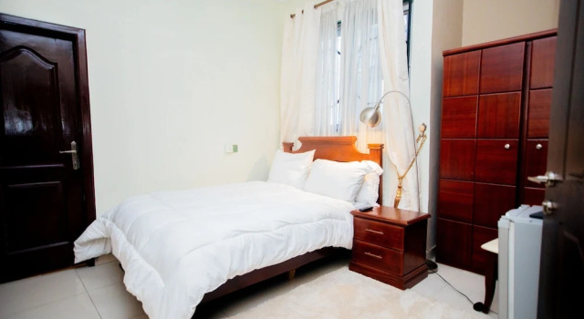 Aduk Guest House, Rezervovat Penzión Hotely v Greater Accra s parkováním, Parkování