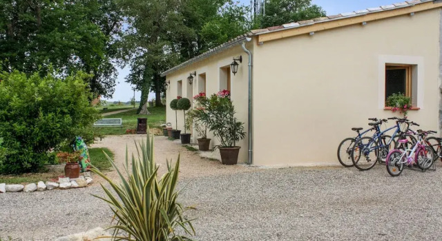 Property With one Bedroom in Pauilhac, With Wonderful Mountain View, P, Book Hotel Hotels in Gers with a Pool, Swimming Pool