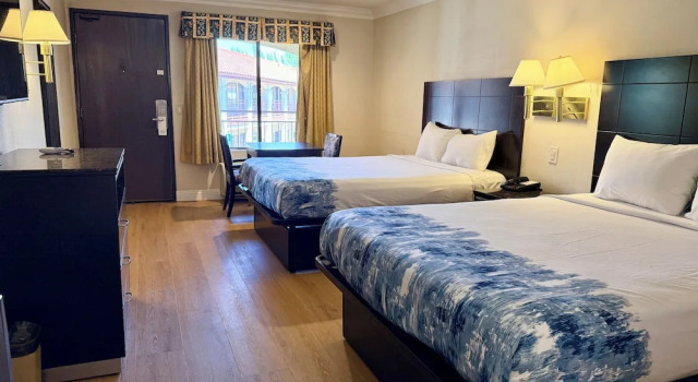 Четырёхместный номер Standard Castaic Inn Near Six Flags Magic Mountain
