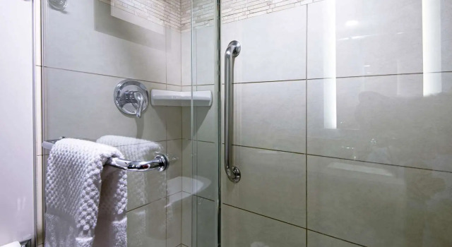 Двухместный номер Standard DoubleTree by Hilton - Kamloops