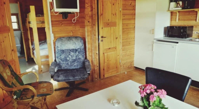 Lyngholt Familiecamping, Rezervasyon Otel Allinge otoparklı oteller, Hammershus Besøgscenter yakınında, Otopark