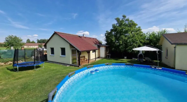 Velký Ratmírov, Prenota Hotel Veseli nad Luznici 