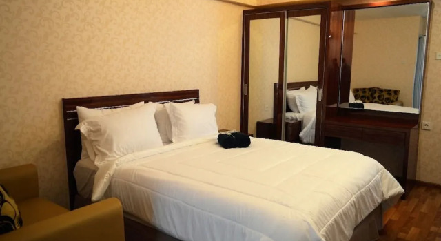 Апартаменты Premium с 2 комнатами с балконом Roomku at Bassura City Apartment