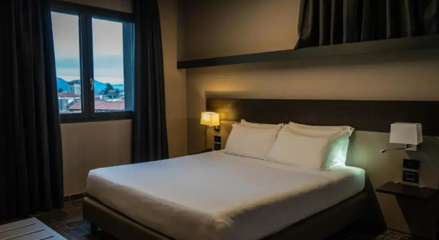 Номер - окна не гарантированы 57 Reshotel Orio