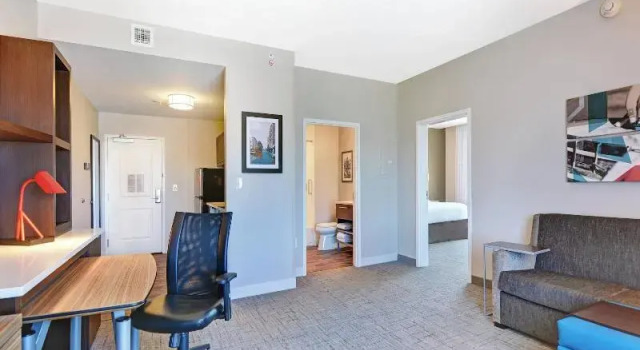 Двухместный люкс TownePlace Suites by Marriott Jackson Airport/Flowood