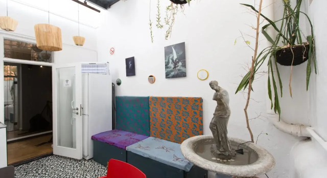 Daddy Long Legs Art Hotel, Забронировать Отель Отели Кейптауна 3 звезды, рядом с Palm Tree Mosque, 3*