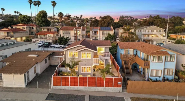 Коттедж Walk to Trestles Beach Duplex w/ Ocean View El Camino Surfhouse by Avantstay