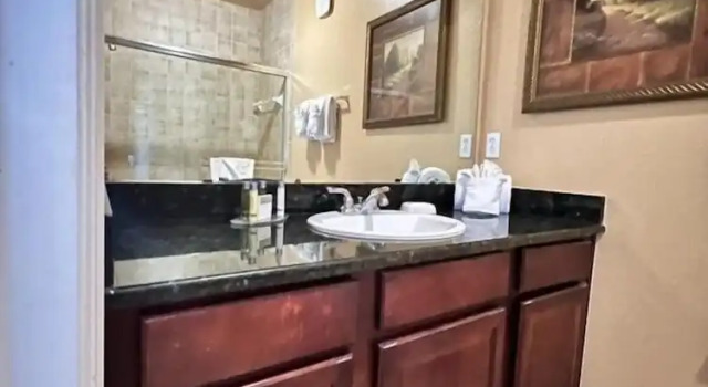 Коттедж Beautiful 2 Bed Condo In Tuscana Resort 2 Bedroom Home by RedAwning