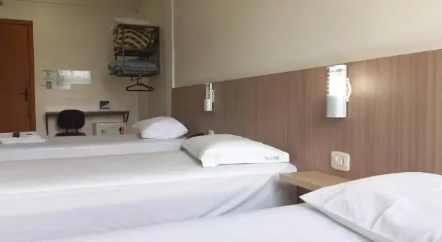 Трёхместный номер Deluxe Hotel Romanville