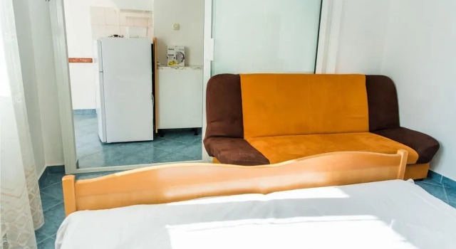 Stunning Apartment in Slatine With 1 Bedrooms and Wifi