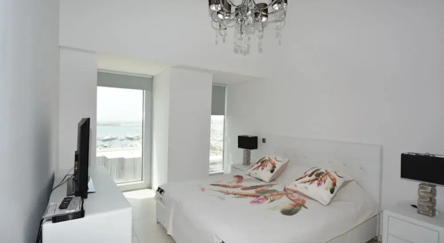 Cayan Tower by Deluxe Holiday Homes, Забронировать Отель Дубай-Марина , рядом с Jumeirah Palm Tram Station
