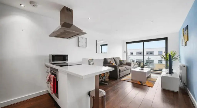 Апартаменты Deluxe Stevenage's No1 Town Centre Apartment, Upto 5 People, With Free Car Park - Book Today