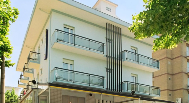 Hotel Latini, Забронировать Отель Риваззурра Римини