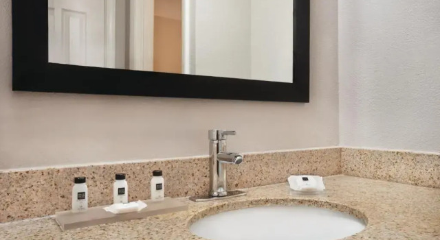 Номер Standard Country Inn & Suites by Radisson, Indianapolis East, IN