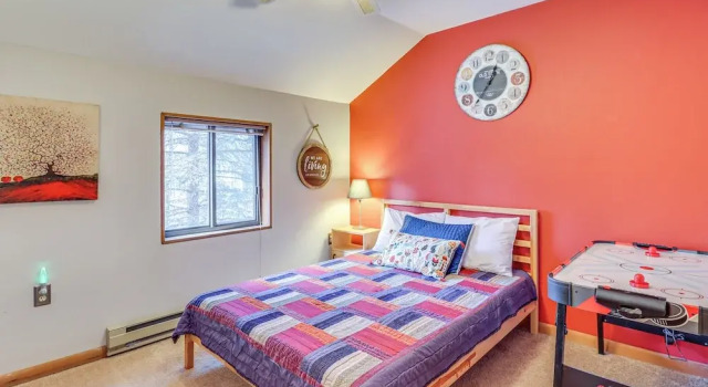 Private Spa, Fire Pit & Deck: Poconos Home!, Book Feriehus Villaer i Camelback, Villa
