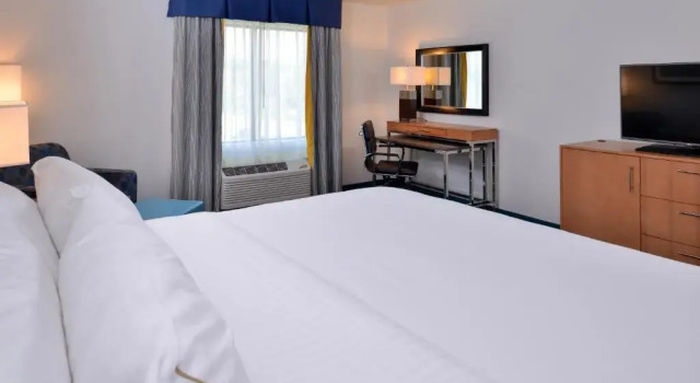 Run of House Holiday Inn Express and Suites West Ocean City by IHG