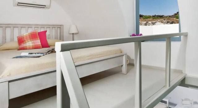 Двухместные апартаменты с видом на горы Aura Marina Apartments Santorini