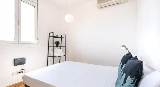 Lovely 2bed W/balcony in City Center, Near Metro, Забронировать Отель Отели Барселоны 3 звезды, рядом с Клиника Corachan, 3*