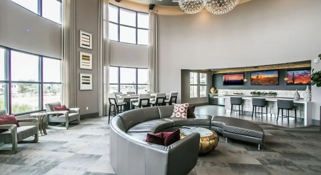 Rooftop Pool with Views-King Beds-Parking 1123, Забронировать Апартаменты/квартира Скотсдейл Phoenix Metropolitan Area, рядом с Scottsdale Gun Club