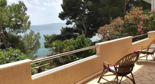 Апартаменты Seaside Apartments