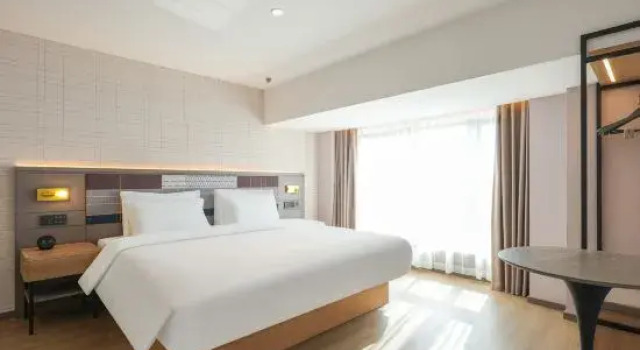 Люкс Homeinn Plus Hotel-Quanzhou Licheng Binjiang Urban Plaza