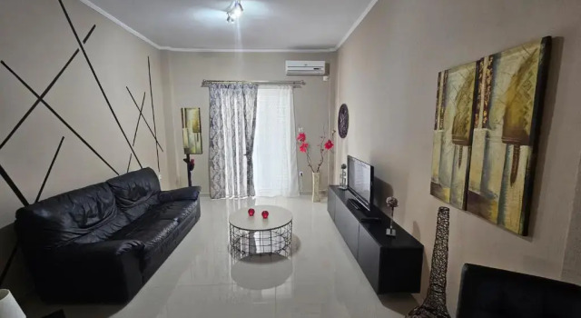 Christa's Home near ATH Airport, Забронировать Апартаменты/квартира Маркопулон Месойеас 