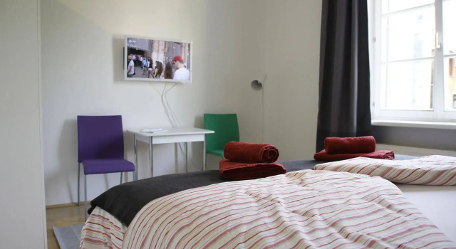 Rooms S14, Rezervați Hotel Rum 