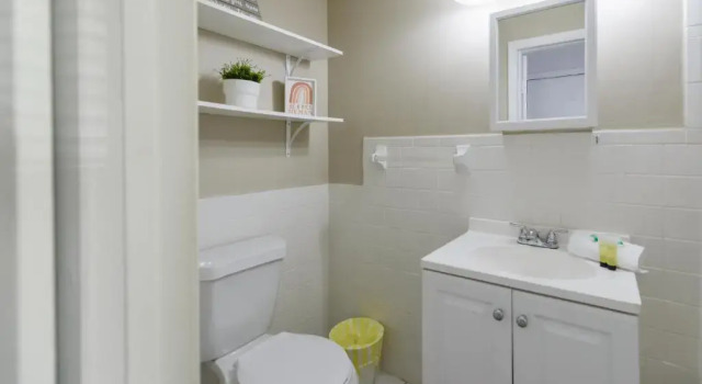 Коттедж с 3 комнатами Amazing 3BR House 5 minutes from Marlins Park