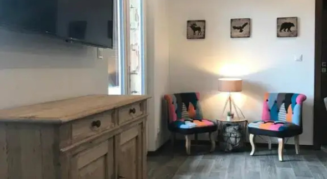 Auberge du Parc, Book Hostel  