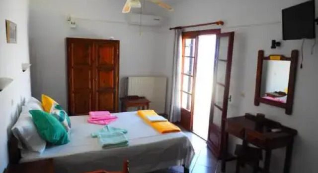 Felitsia Apartments & Studios, Book Apartment Mouresi 