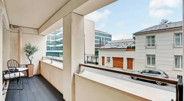 Апартаменты Modern, Spacious Apartment Just Outside Paris