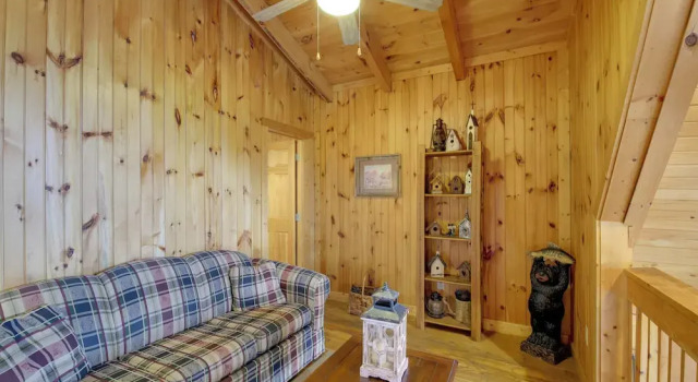 Smoky Mountains Cabin w/ Hot Tub, Deck & Views!