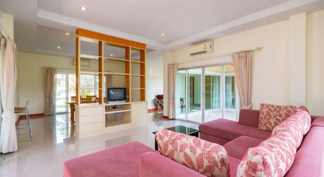 Коттедж с 2 комнатами Thara Cholapruek Resort