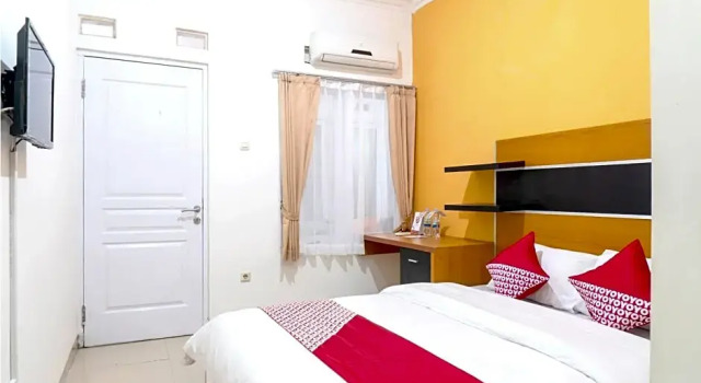 Deluxe chambre OYO 617 Sukaraja Residence Syariah