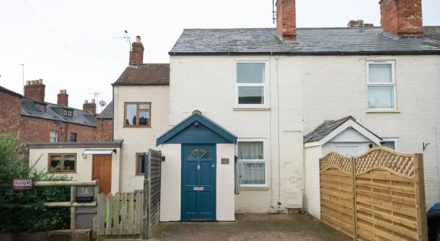 Pansy Cottage in Historic Tewkesbury, Varaa Lomakoti Mökit kohteessa Merseyside, Mökki