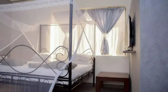 Deluxe 2-bed Apartment With Swimming Pool