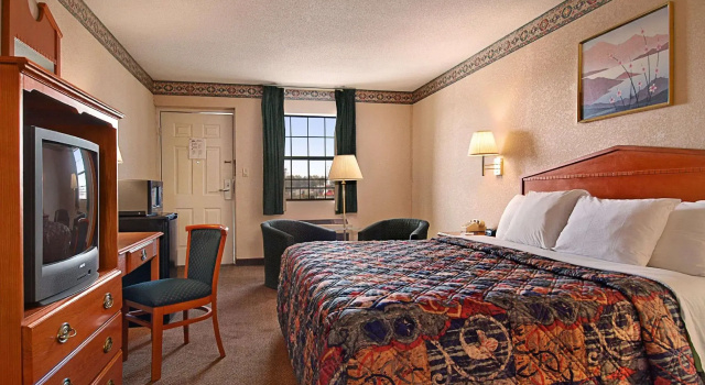 Двухместный номер Days Inn by Wyndham Brownsville