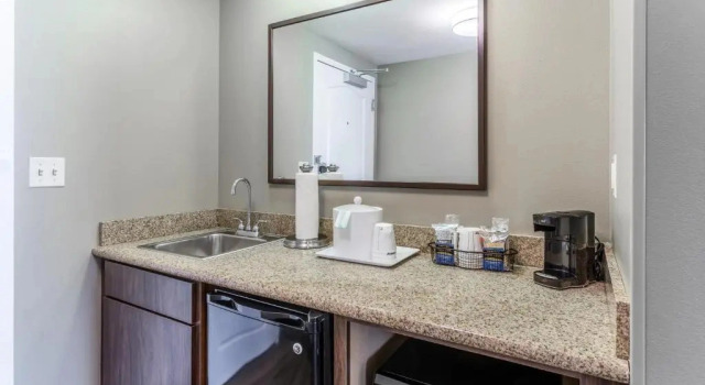 Шестиместный люкс Hampton Inn & Suites Chicago - Libertyville