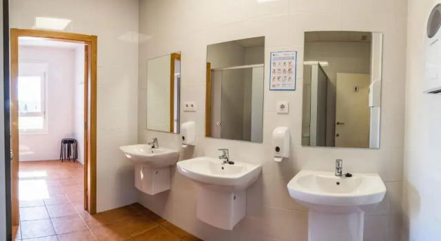 Кровать в общем номере Albergue Espiritu Xacobeo