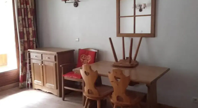 2 Rooms 4 People 2 Exposed East