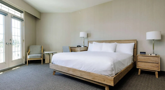 Двухместный номер Efficiency Balcomo, a Ramada by Wyndham