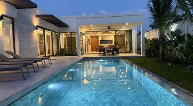 Newly built: private Quinta Lane 4br pool villa