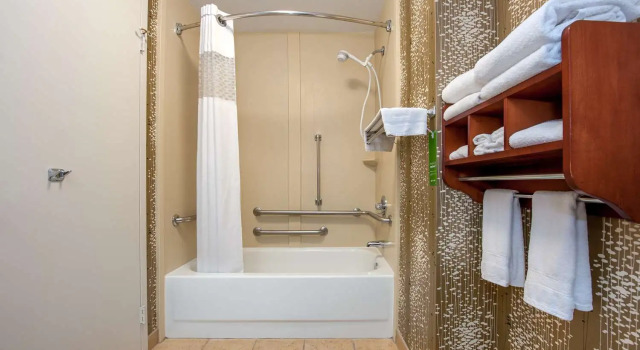 Номер Standard Hampton Inn Bowling Green KY