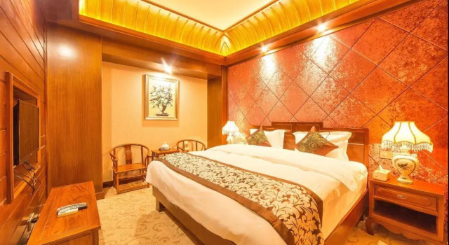 Lijiang Hefu Yayuan Hotel, Забронировать Отель Лицзян Юньнань, рядом с Улица Сквер-стрит Древнего города Даянь
