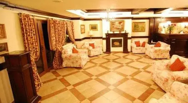 Nobillis - Carpathian Residence, Book Hotel Pestera Brasov