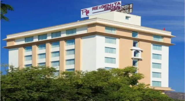 Кровать в общем номере Regenta Central Jal Mahal, Jaipur